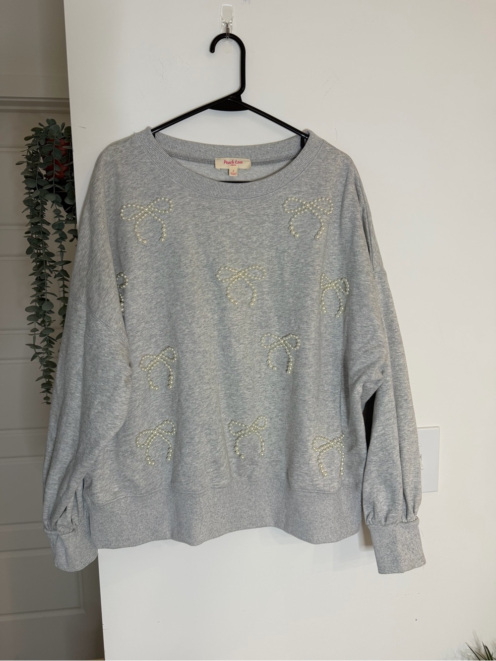 Peach Love California Pearl Bow Sweatshirt Women’s S Gray Oversized Crewneck